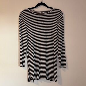 Old Navy Black and White Striped Long Sleeve Top